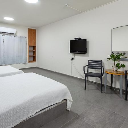 Little Prince Hostel-5 Min Walk To The Beach เอลัต ภายนอก รูปภาพ