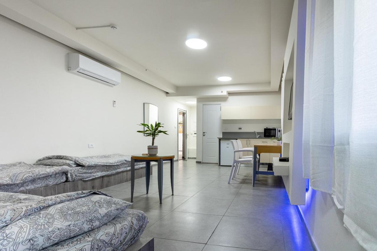 Little Prince Hostel-5 Min Walk To The Beach เอลัต ภายนอก รูปภาพ