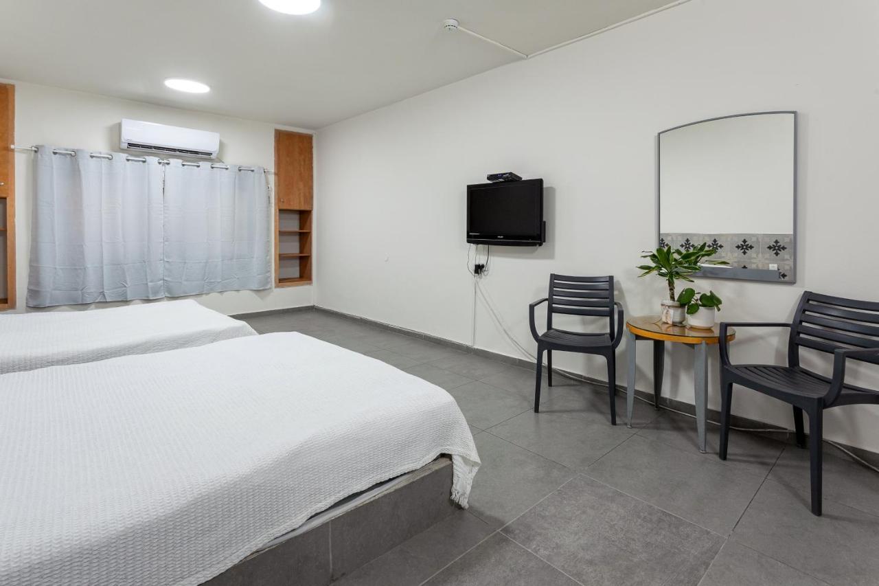 Little Prince Hostel-5 Min Walk To The Beach เอลัต ภายนอก รูปภาพ