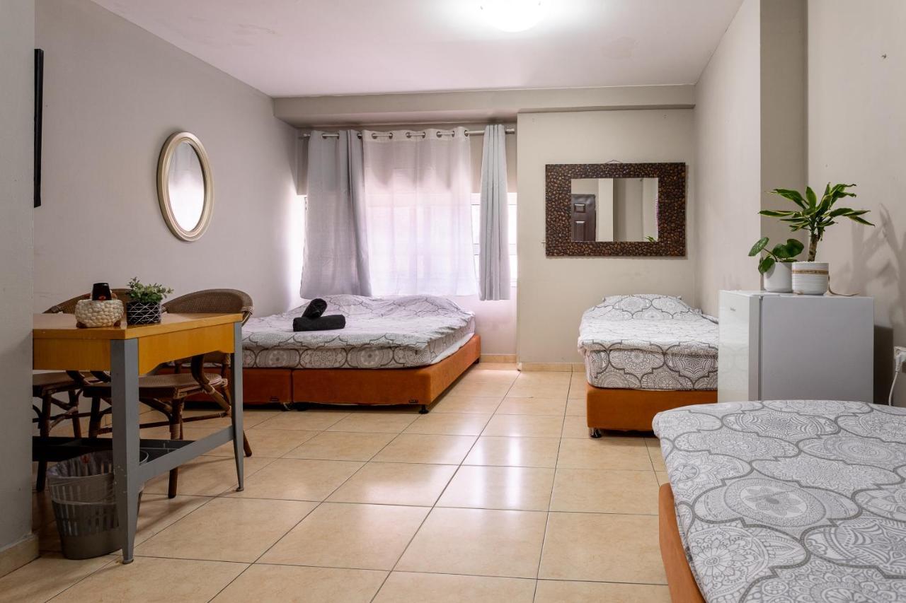 Little Prince Hostel-5 Min Walk To The Beach เอลัต ภายนอก รูปภาพ