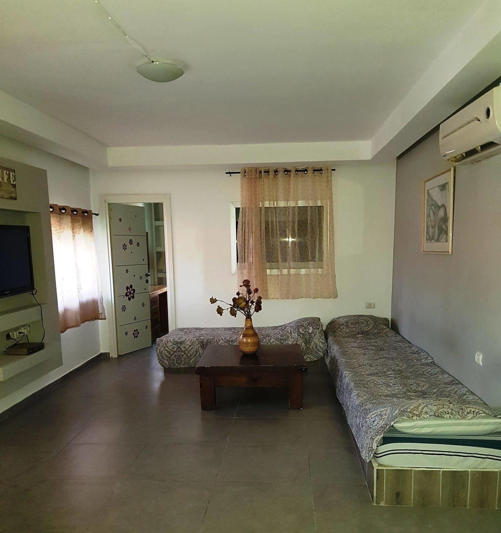 Little Prince Hostel-5 Min Walk To The Beach เอลัต ภายนอก รูปภาพ